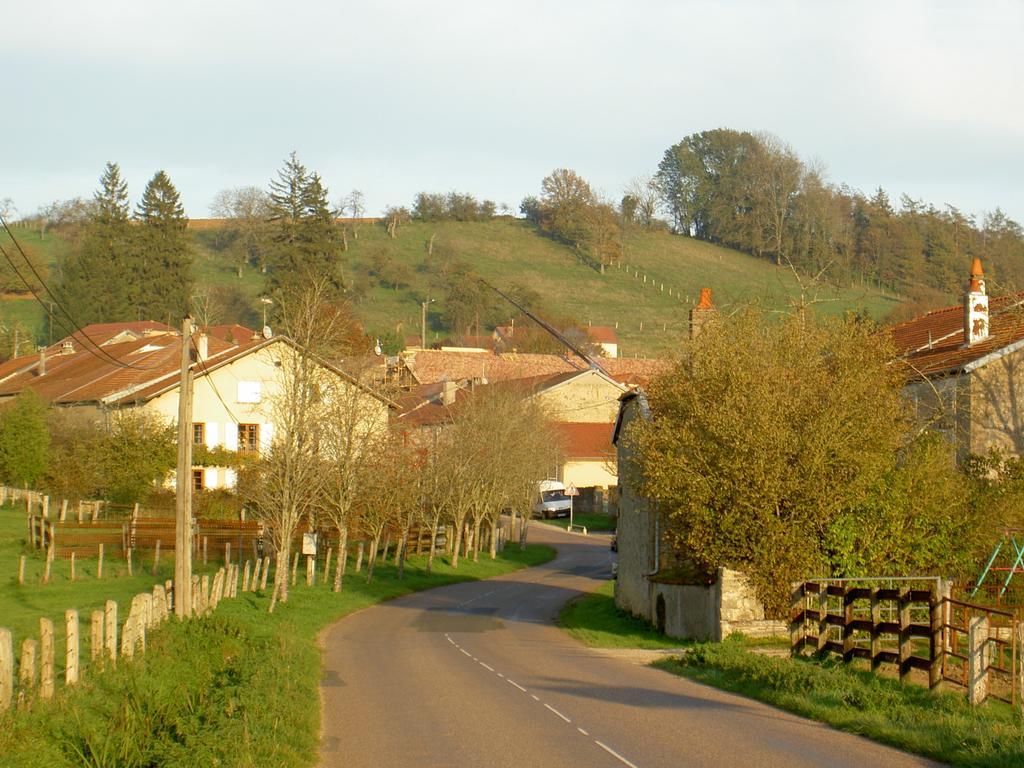 La Maison De Marie-Claire Doncourt-sur-Meuse Εξωτερικό φωτογραφία